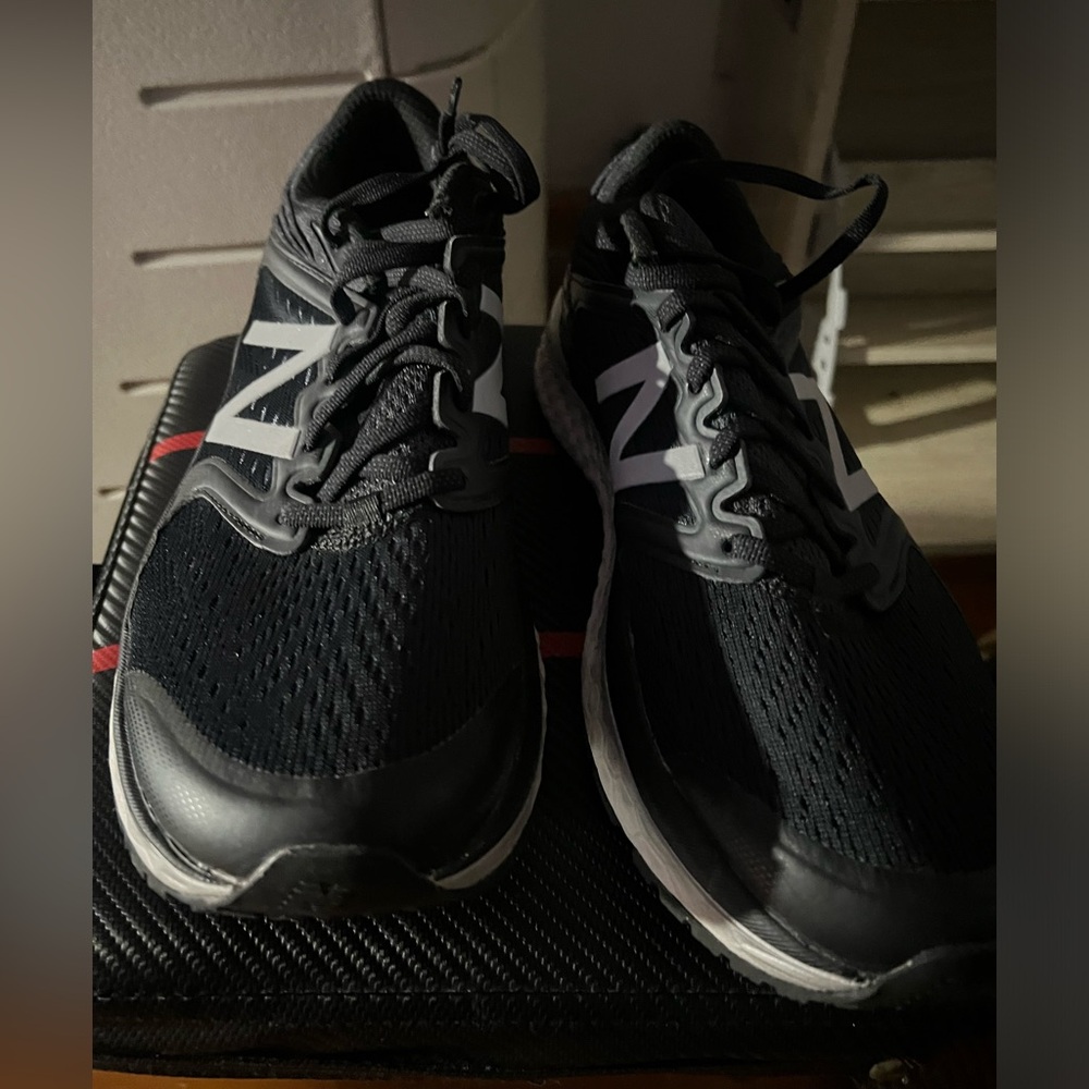 Black New Balance running shoes #running